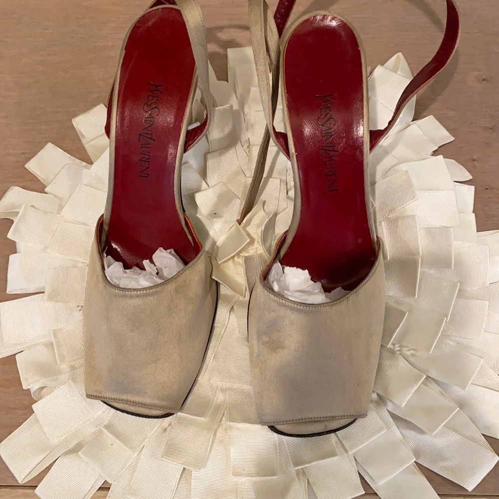 Brand New authentic YSL Yves Saint Laurent sling back heels shoes in beige/gold